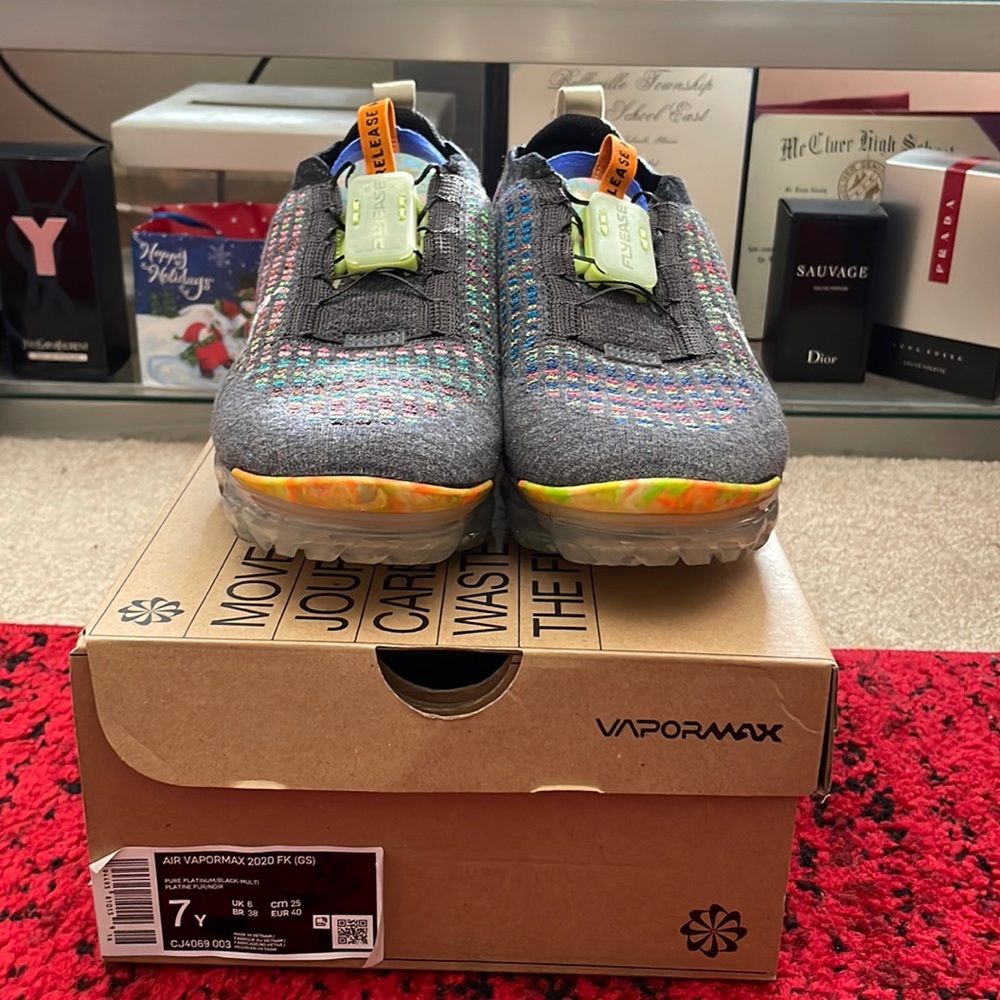 Vapormax 2020/ GradeSchool Sz 7y